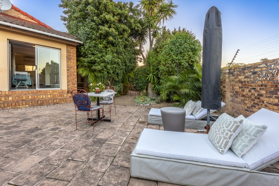 6 Bedroom Property for Sale in Eversdal Western Cape